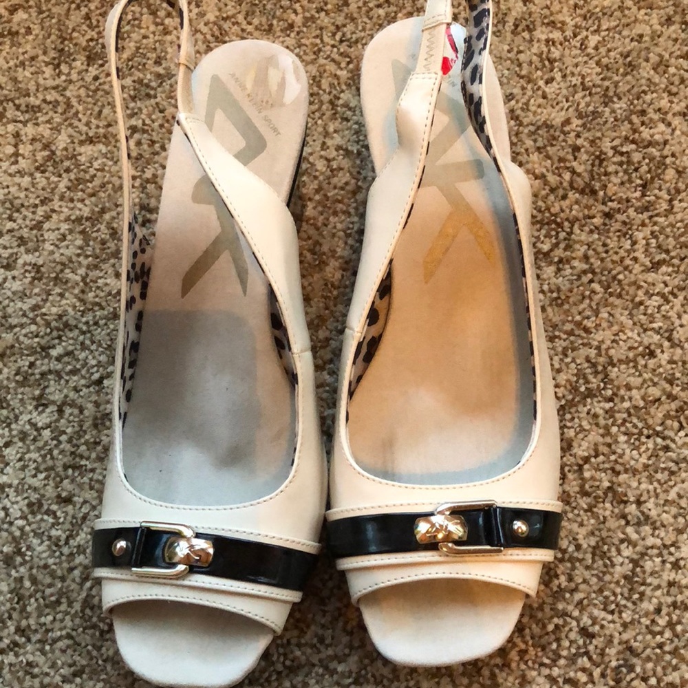 Anne Klein - size 10- off white and black